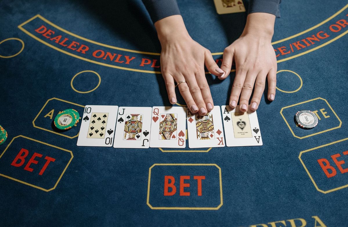 DH Texas Poker Live Betting